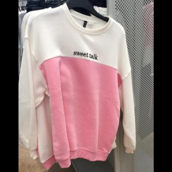 Sweatshirt by Divided by H&m - Picture 3 of 3